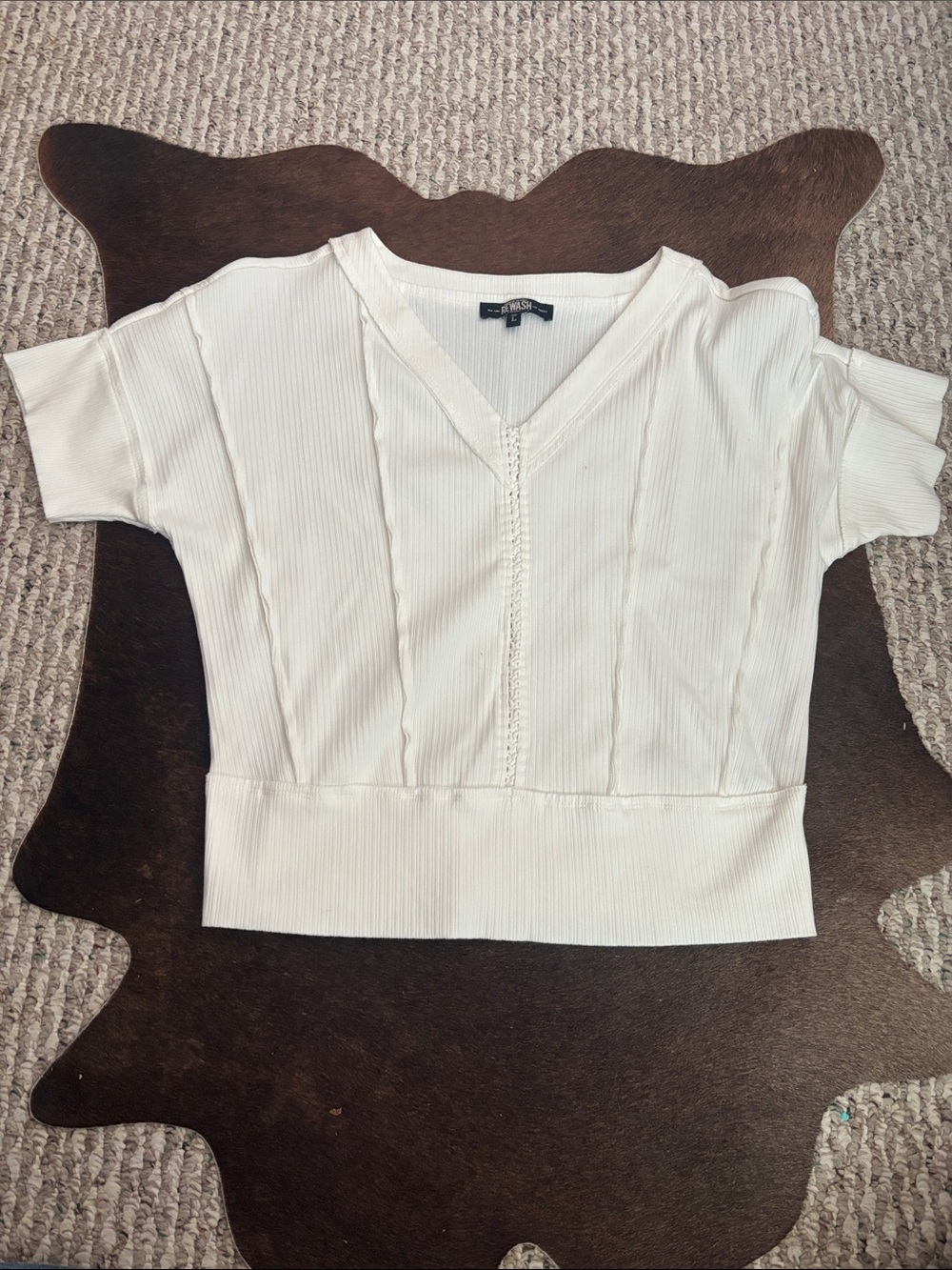 Blank NYC Cream Ribbed V‑Neck Cropped Top